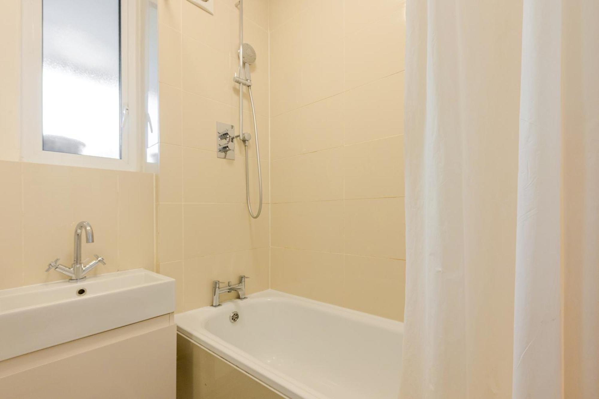 Bright Modern 1 Bedroom Flat, 5 Min To Vauxhall St London Luaran gambar